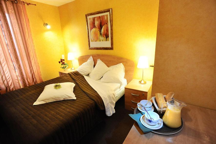 Hôtel Les Negociants à Pontgibaud Chambre photo