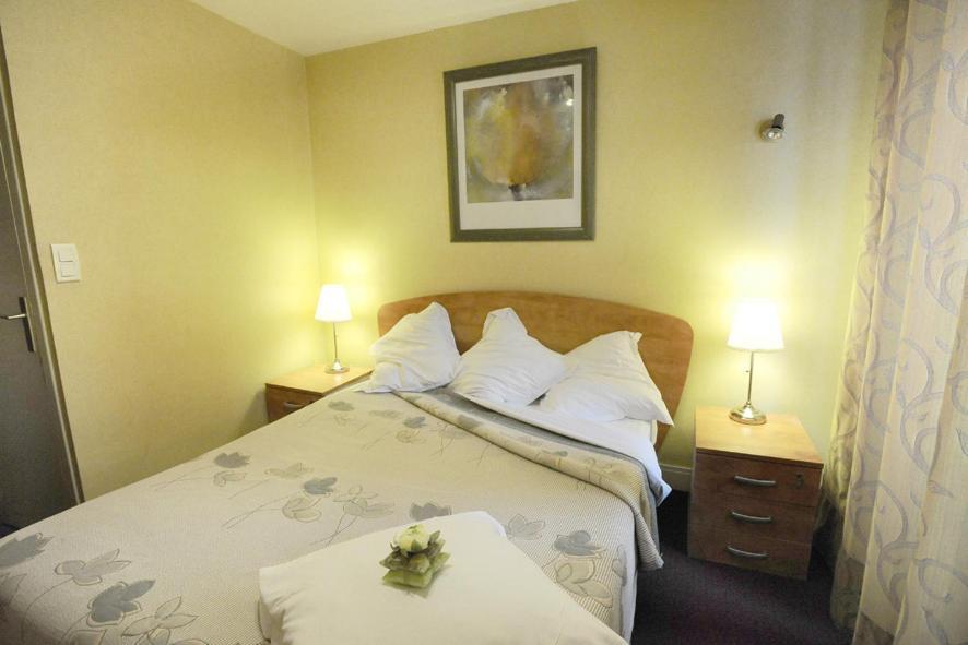 Hôtel Les Negociants à Pontgibaud Chambre photo