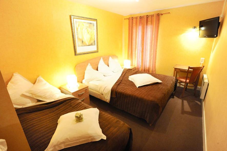 Hôtel Les Negociants à Pontgibaud Chambre photo